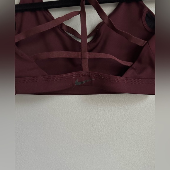 Nike sports bra - Picture 2 of 4